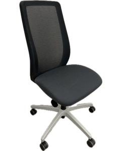 Kinnarps Claro työtuoli verkkoselällä